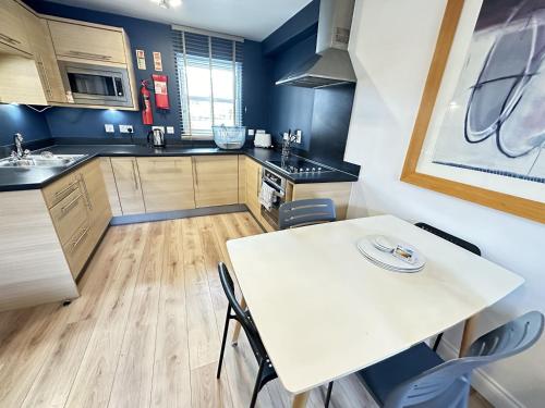 Casa Crusoe - Part of the The Bay Filey Holiday Village with pool gym and direct beach access pub restaurant tennis and meadows walks - image 5