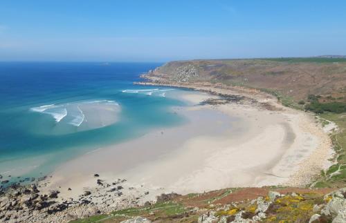 Beautiful coastal bungalow, Sennen, Porthcurno,sea