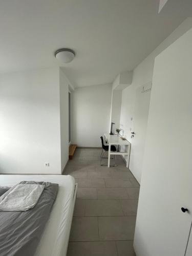 Guestroom Hannover Messe, Hannover (photo 9)