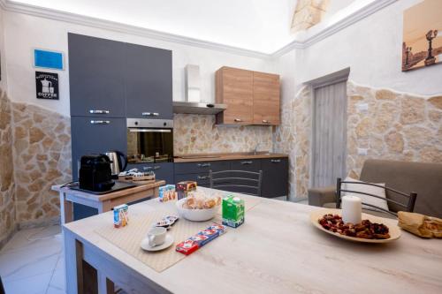 maison27, Bari