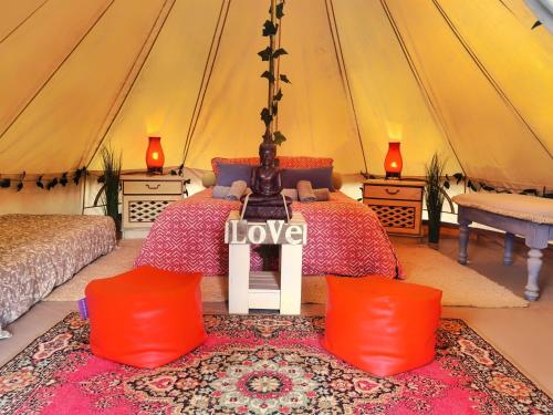 Bell Tent Lovers by Casa das Artes in ซานโตเอสเตเวา