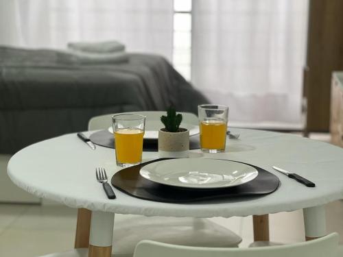 One-Bedroom Apartment image 4