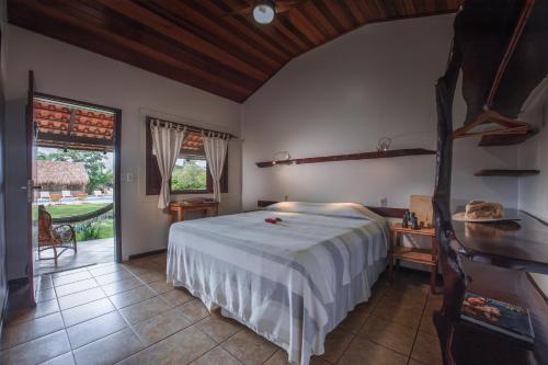 Pousada Araras Pantanal Eco Lodge Ideally located in the prime touristic area of Pacone, Pousada Araras Pantanal Eco Lodge promises a relaxing and wonderful visit. Featuring a complete list of amenities, guests will find their stay at