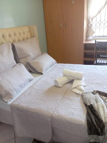 Pearl Guest House Kempton Park - Tap to explore photos