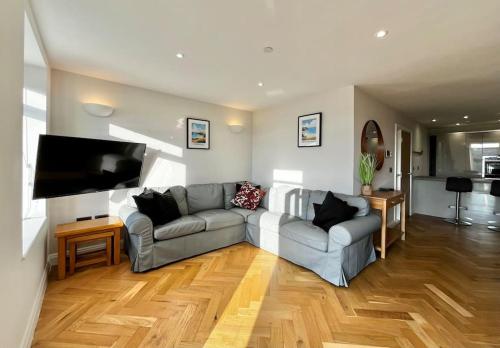 Luxury 5 bed house overlooking Towan Beach Newquay