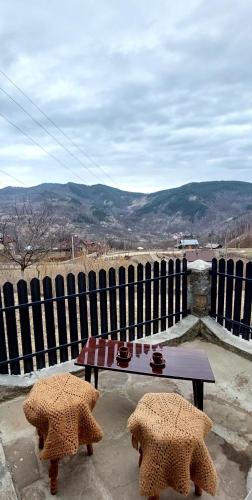 Casuta de sub munte in Pestrițu