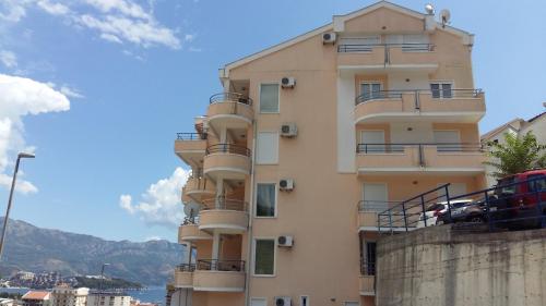 Apartment Bravo Budva - image 10