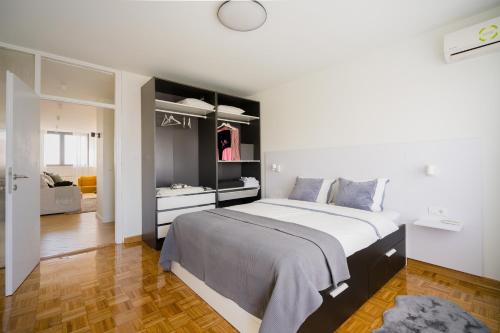 Victor Nest Double Room Apartment