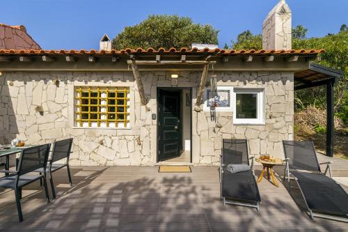 Buitenkant, WHome Wilderness Escape: Secluded Haven for Remote Work in Colares