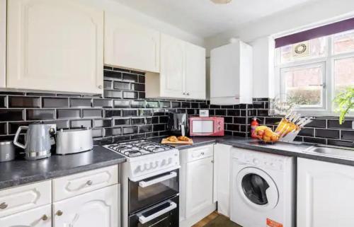 Flat in leafy Sale, Manchester