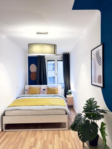 3 bedroom near Central Train Station Apartment