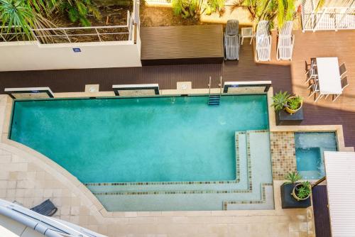 Three-Bedroom Apartment with Ocean View room in Coastal Bliss - 3BR Unit Overlooking Kings Beach
