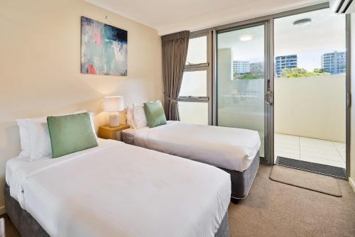 Three-Bedroom Apartment with Ocean View image 9