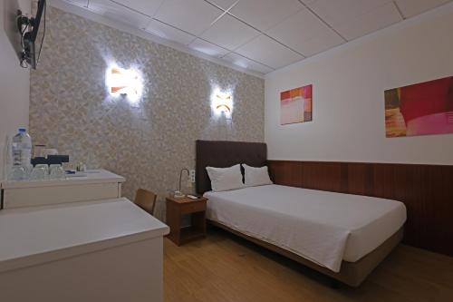 Family Suite (5 Adults) image 6