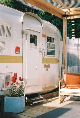 Dreamy Airstream Hideaway with Hot Tub