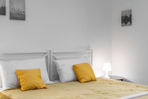 HOST4U - CONICCHIO New Apartments few steps from Casazza Metro Station & Free Parking - Villa Carcina