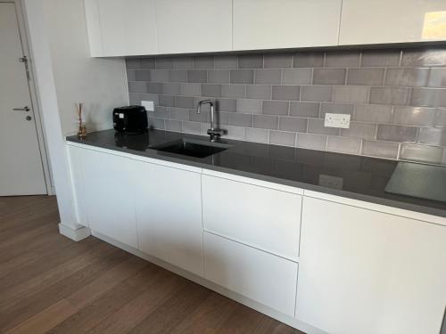 DOCKLANDS STUNNING 2 BED APARTMENT London, Londres (foto 10)