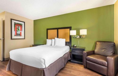 Extended Stay America Suites - Minneapolis - Maple Grove in Maple Grove, USA