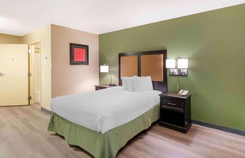 2 queen beds