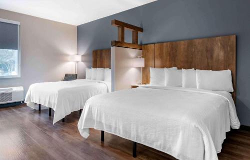 2 queen beds