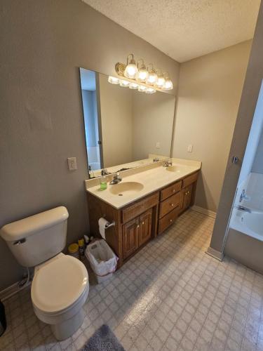 Fully furnished home with lots of natural lighting and personal office space in Fayetteville, USA