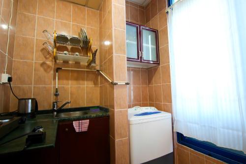 レインボー ホテル アパートメンツ