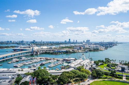 Devereaux Miami Luxury One-Bedroom and Studios 3