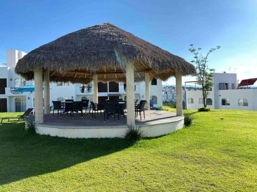 Paraíso House - Un sueño fantástico in Tequesquitengo, Mexico