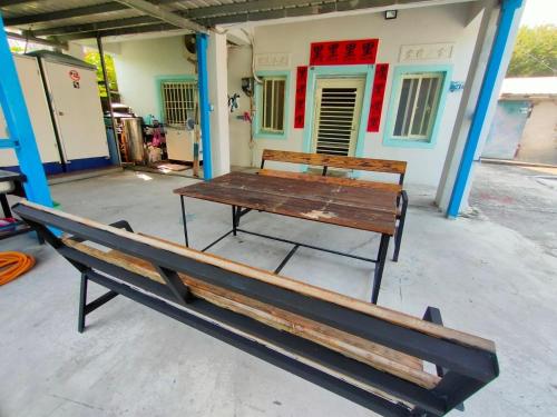 Facilities, 黑背包 Black Backpack in Liuqiu