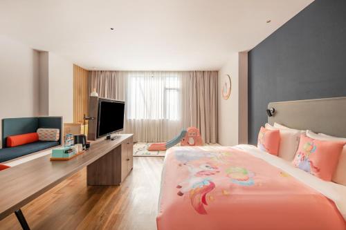 room detail thumbnail 2