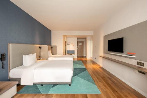 room detail thumbnail 2