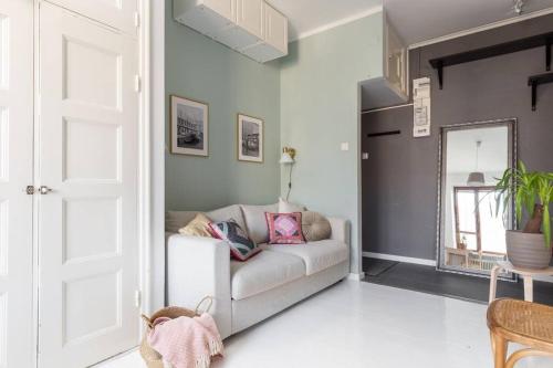 Charming suite with garden views steps from metro, Helsinky (fotografie 9)