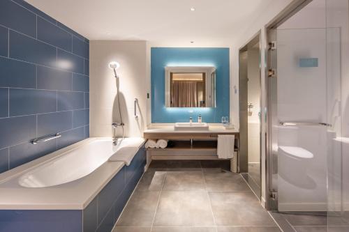 room detail thumbnail 2