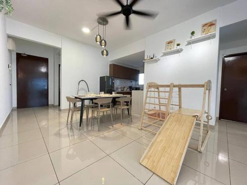 10 Pax-Cozy Family Suite Landmark 2 in Cheras