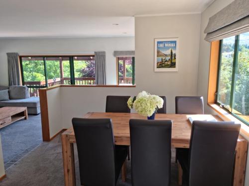 Central Comfort in Wanaka - image 4