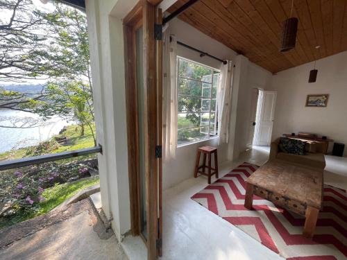 Kilátás, Mountbatten's Officers mess Kandy in Pallekele