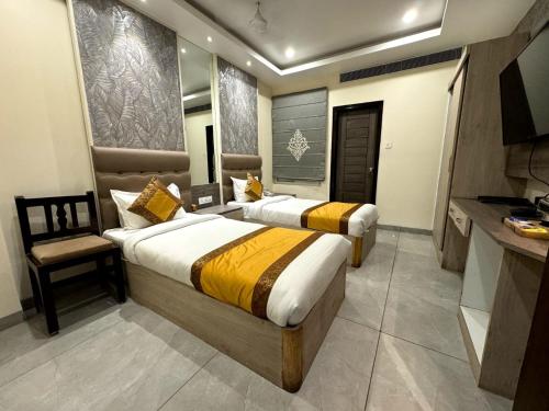 Deluxe Double or Twin Room image 10