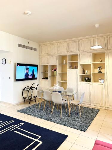 Charming spacious studio apartment in the heart of JBR By SWEET HOMES, Dubaj (zdjęcie 10)