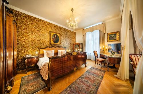 Historical Suite