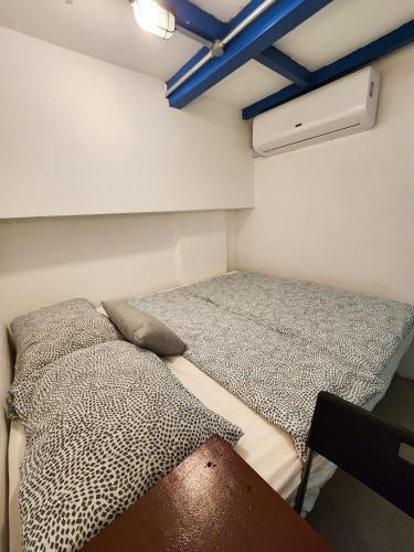 Bestow Boutique Hotel Room Type - Budget Double Room with Shared Bathroom