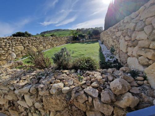 Azure, Għarb (foto 7)