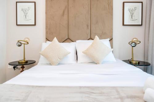 FAM Living - Modern 3 Beds+Maidroom Home in Downtown Burj view - image 8
