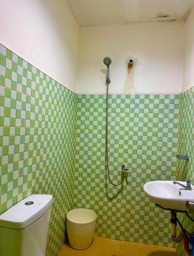 Rozay Travellers Inn - Tap to explore photos