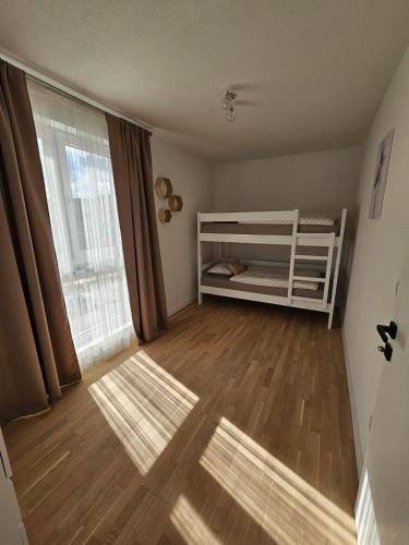 Apartman 33