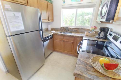 Kitchen, Casitas Coral Ridge in Oakland Park