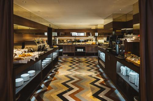 Food and beverages, Hotel Pinar Plaza in Ciudad Lineal