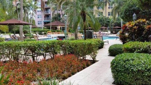 Uhost AI | 3BR Oasis | Pool, Gym & Scenic Views