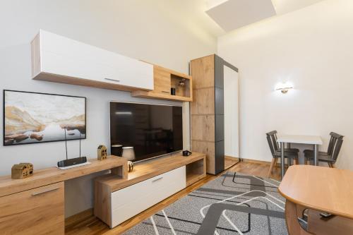 Golden Apartments - Big Luxury Apartment in Top Location - Wspólna, Varšava