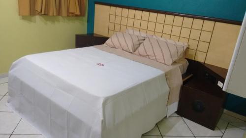 Double Room image 2