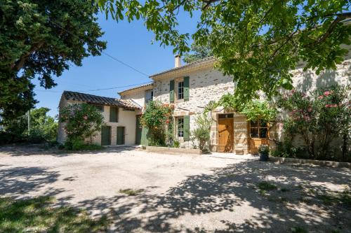 Mas avec piscine entouré de vignes et d'oliviers - Location, gîte - Travaillan